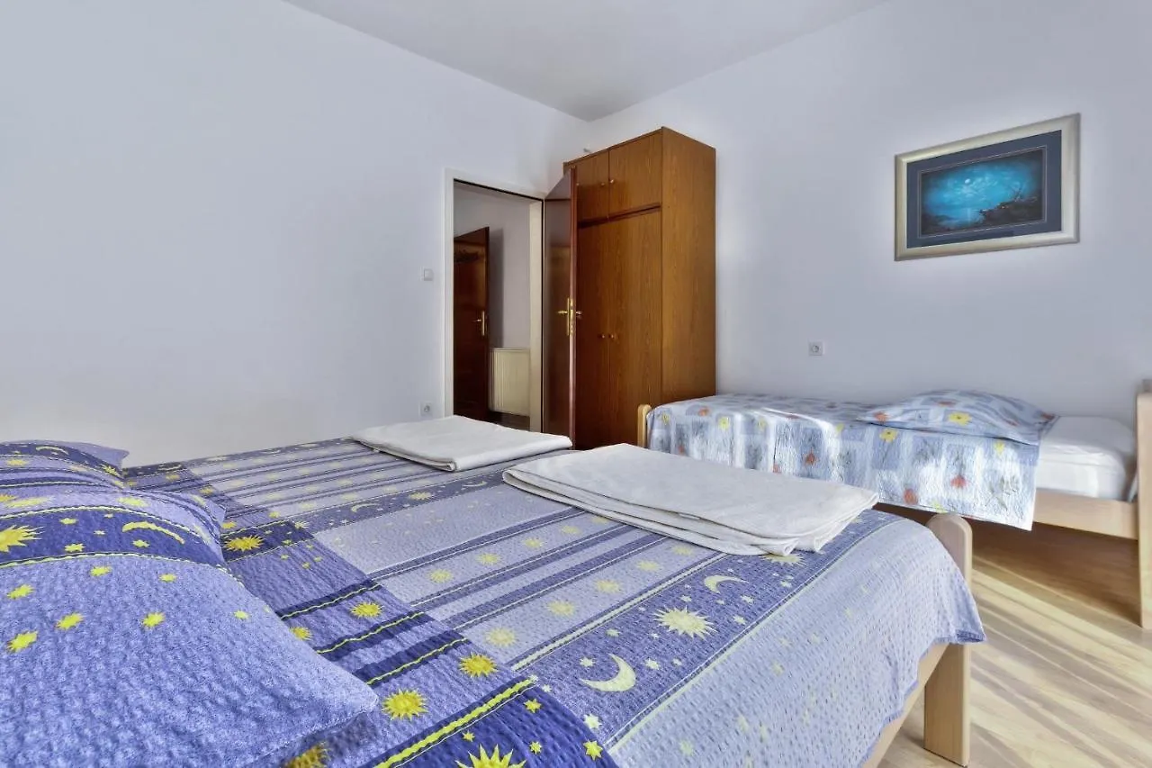 Apartment Mirjana Умаг